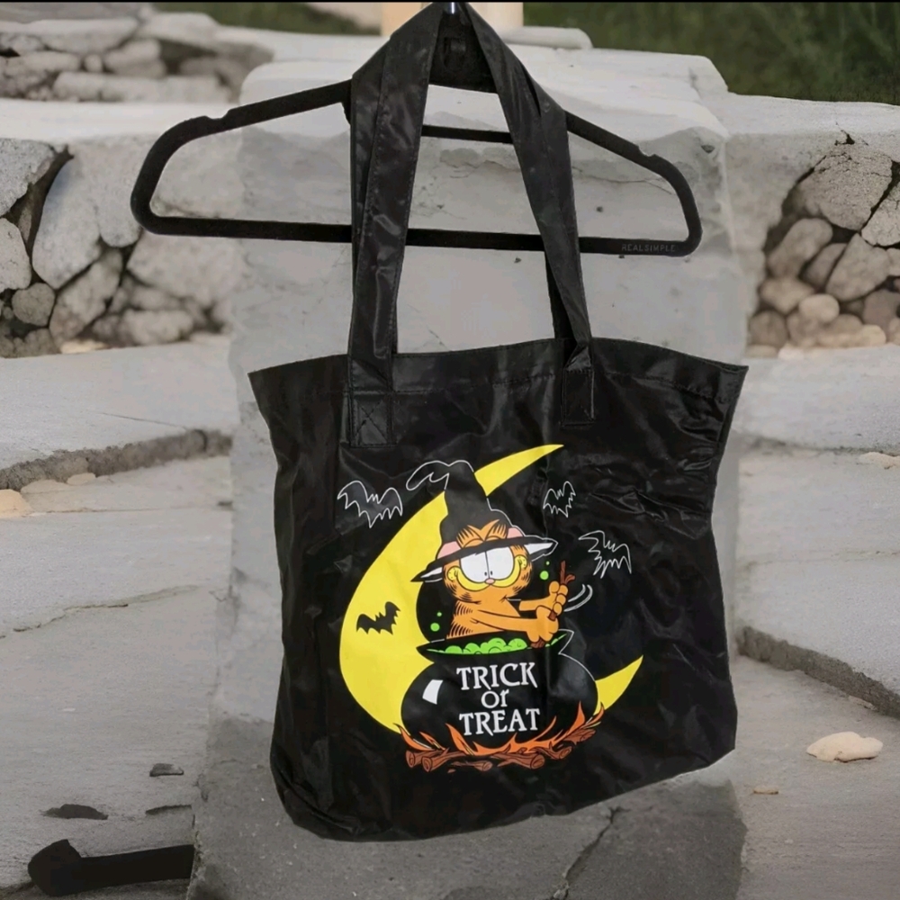 Vintage Garfield Tote Witch Halloween Trick or Treat Black Bag Sack Plastic